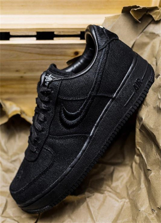 나이키 x 스투시 에어포스 1 로우 트리플 블랙 CZ9084-001 photo review