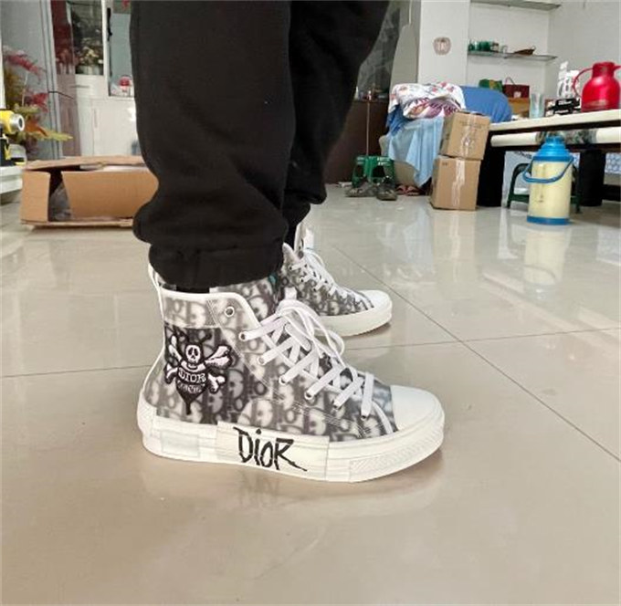디올 x 숀 B23 하이 오블리크 캔버스 꿀벌 자수 패치 3SH118YYO_H960 photo review