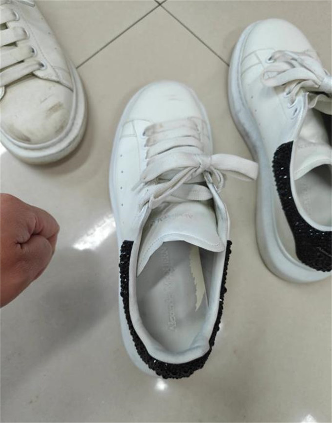 알렉산더 맥퀸 오버사이즈 화이트 블랙 크리스탈 666407WIA4Z9581 photo review