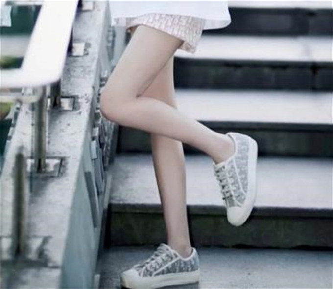 디올 워크앤디올 스니커즈 오블리크 자수 그레이 KCK211OBE_S33G photo review