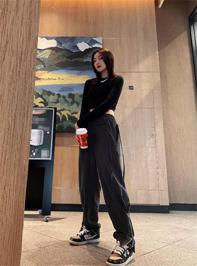 나이키 x 트래비스 스캇 SB 덩크 로우 CT5053-001 photo review